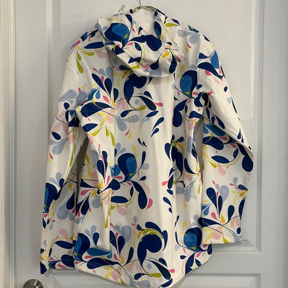 Barely worn Helly Hansen rain coat - Picture 4 of 7